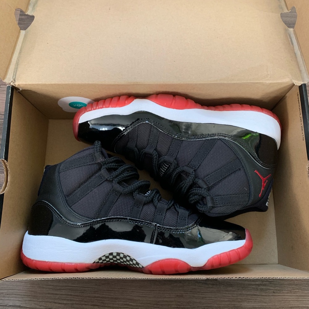 Air Jordan 11 Retro GS “Bred” Size 5.5 Y